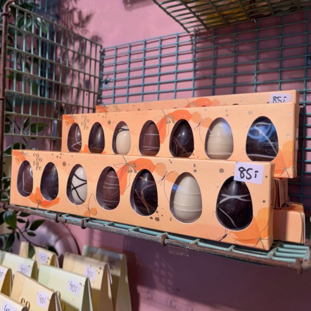 Marcipan�g og fyldte chokolade�g i orange Cocoture �ske