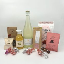 Gavekurv med cocktail, blemost, te og sde sager