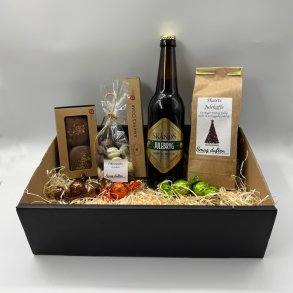 Julekurv med julebryg, julekaffe og s�de sager